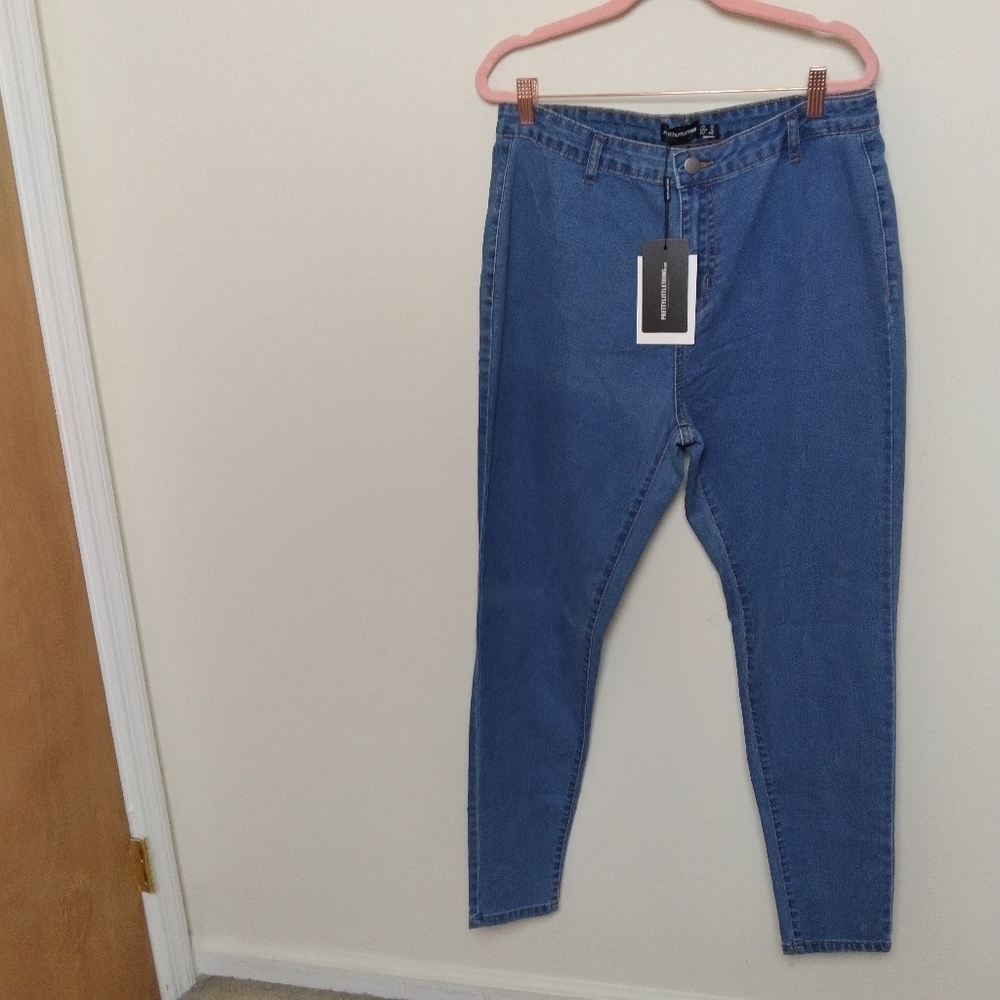 PrettyLittleThing Medium Wash High Waisted Jeans Size 12 New with Tags